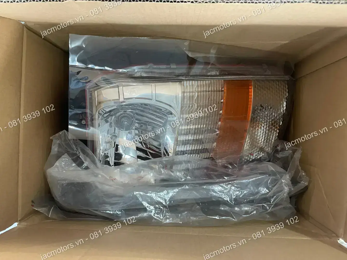 Đèn pha xe tải JAC