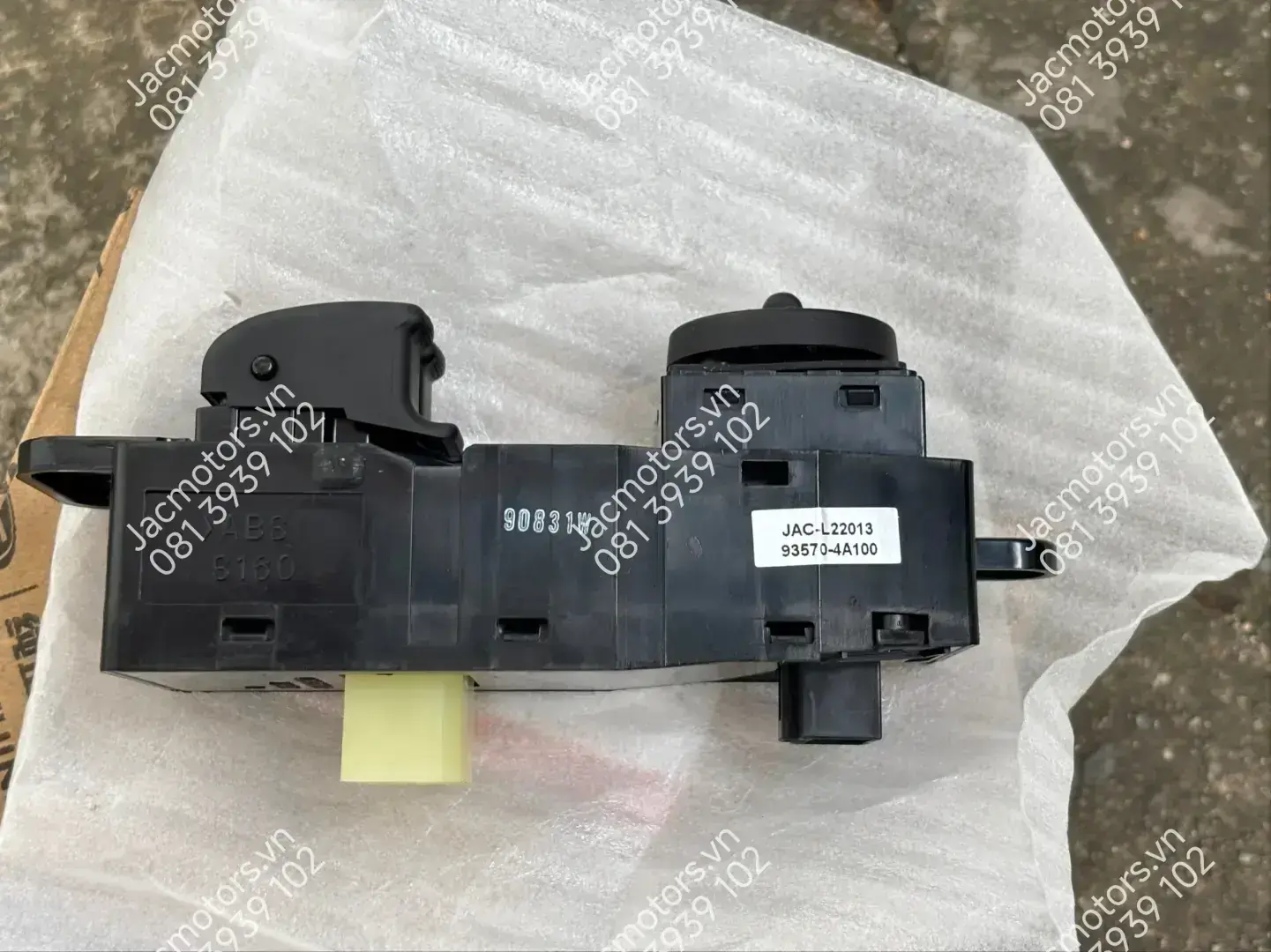 Bộ công tắt nâng hạ kính xe tải JAC bên tài