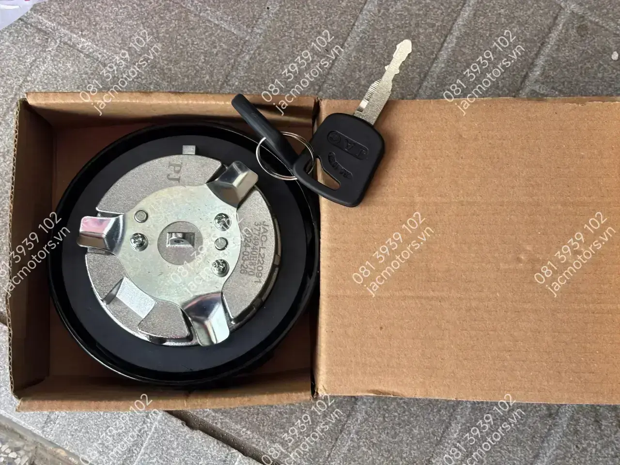 nắp bình dầu xe tải JAC