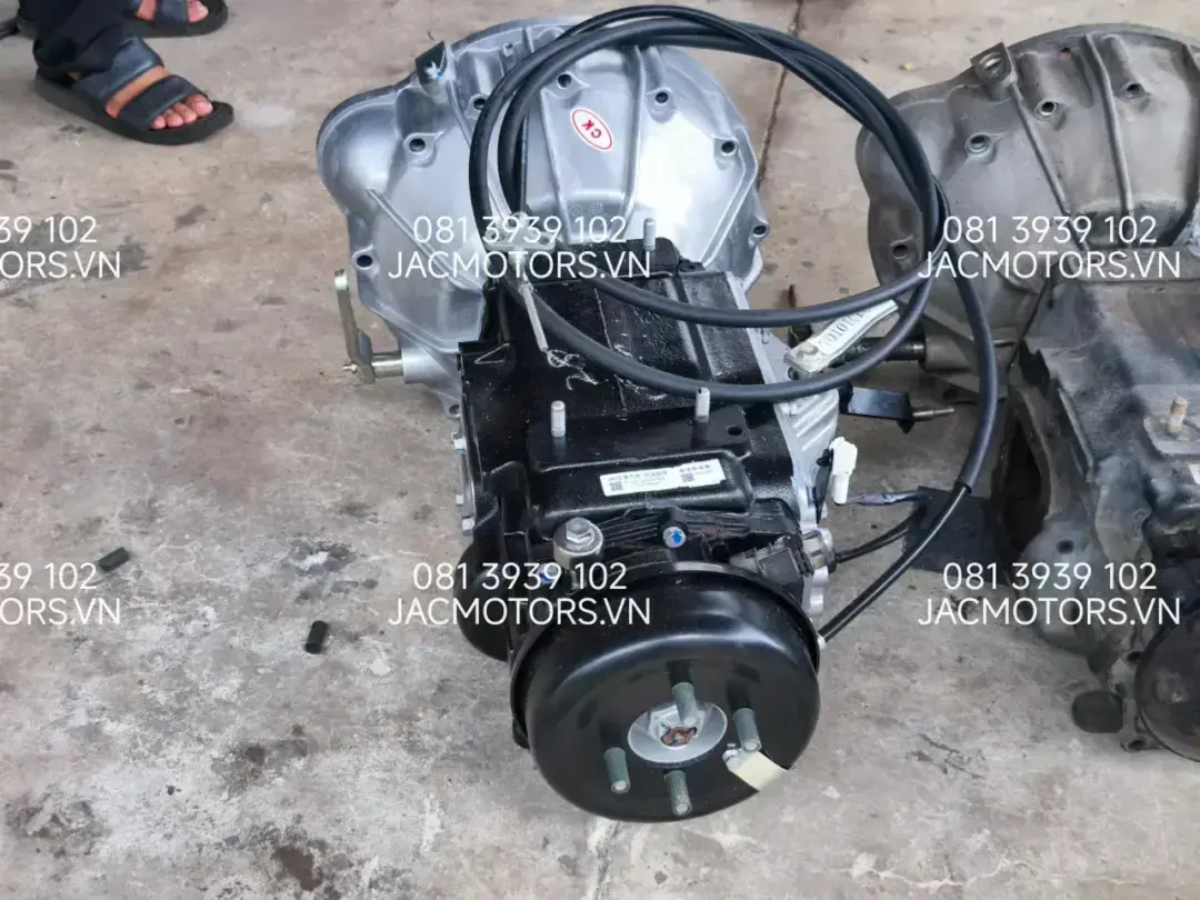 hộp số mới nguyên cái xe tải JAC