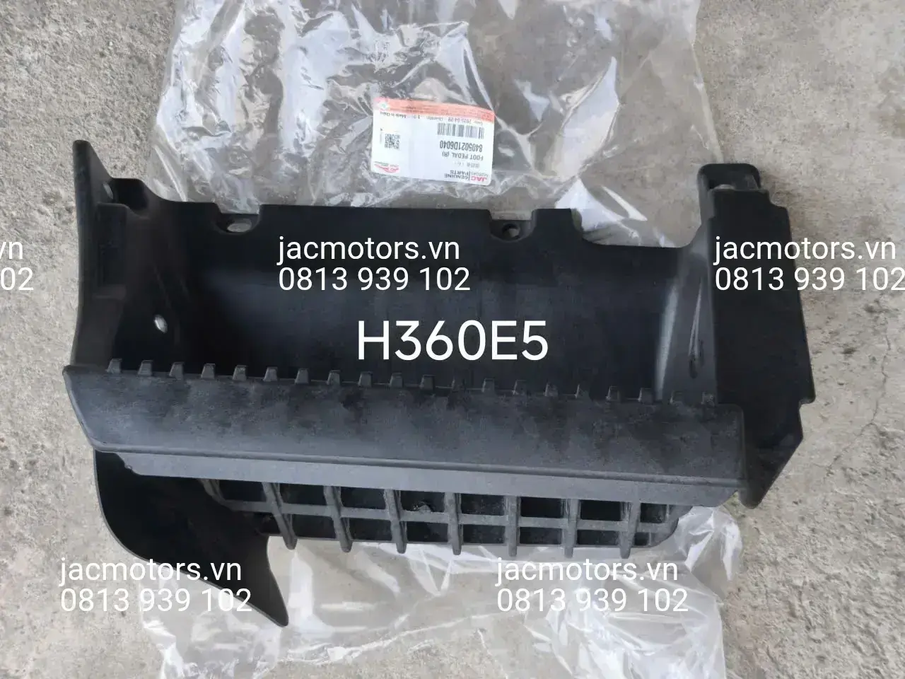 Bậc bước chân lên xuống xe Tải JAC chính hãng